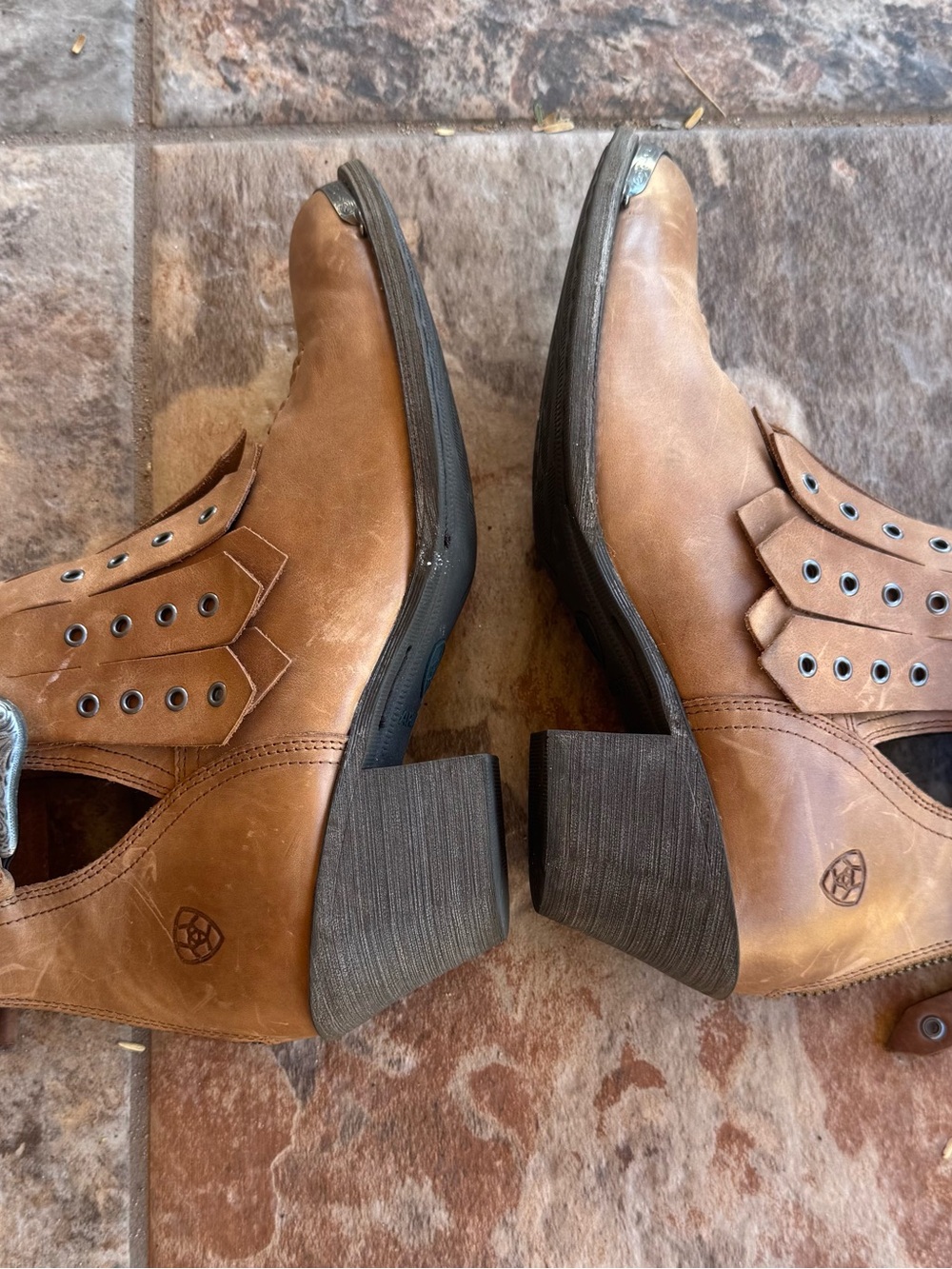 Ariat Hadley Leather Western Ankle Boots - Size 7.5 - Picture 7 of 10